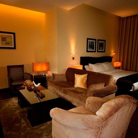 Zara Continental Hotel Эль-Хубар Экстерьер фото
