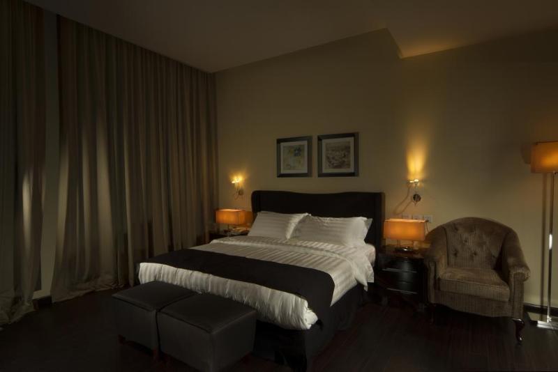 Zara Continental Hotel Эль-Хубар Экстерьер фото