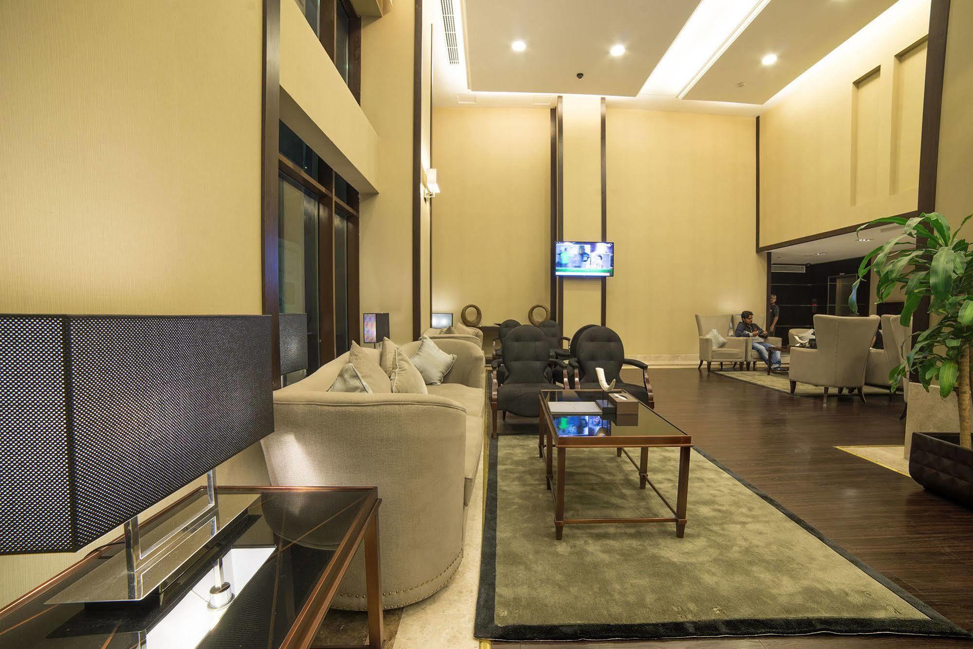 Zara Continental Hotel Эль-Хубар Экстерьер фото