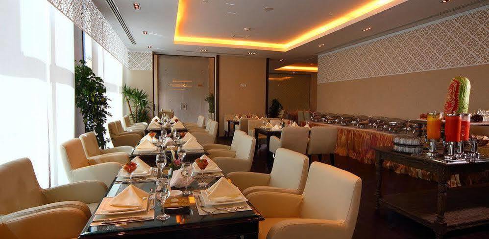 Zara Continental Hotel Эль-Хубар Экстерьер фото
